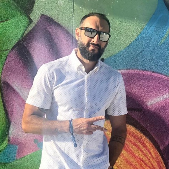 Meet your Posher, Kaan - Picture 3 of 7